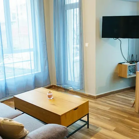 Visar Luxurious One Bedroom 아파트